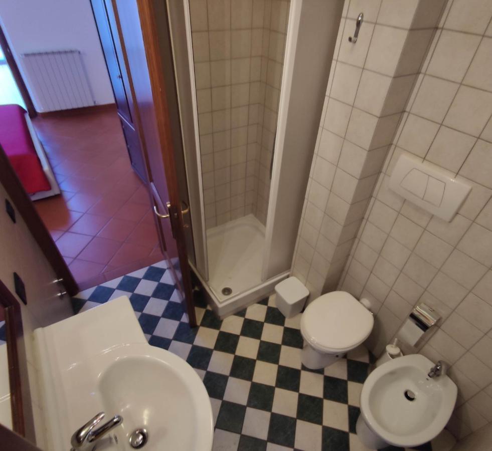 M & M Pinzi Suite Apartment Montepulciano Stazione Luaran gambar