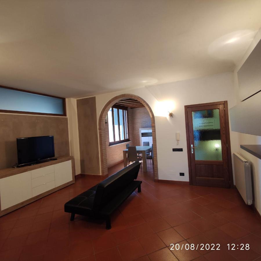 M & M Pinzi Suite Apartment Montepulciano Stazione Luaran gambar