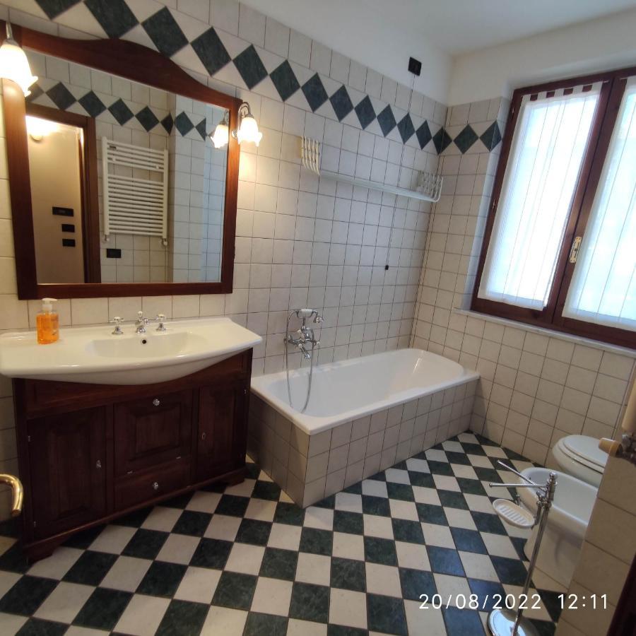 M & M Pinzi Suite Apartment Montepulciano Stazione Luaran gambar